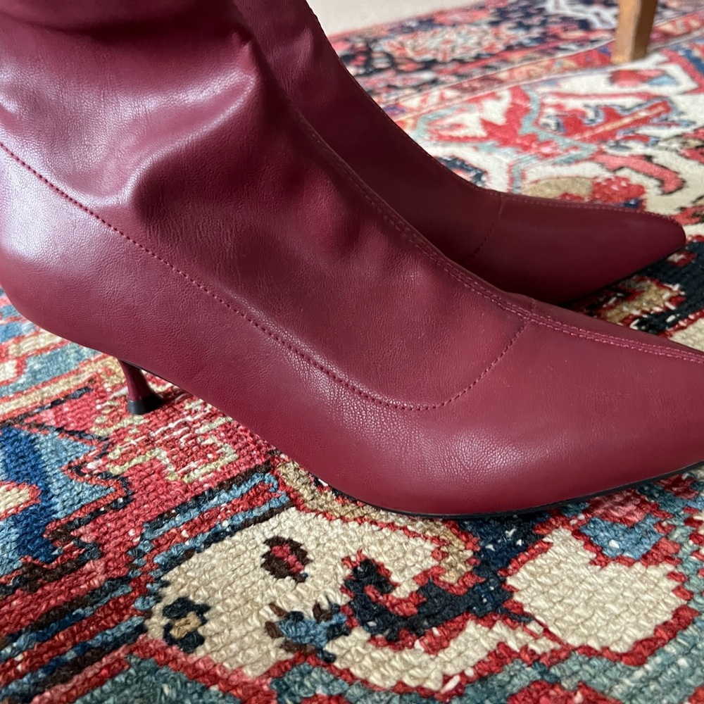 Elegant Burgundy Heel Ankle Boots